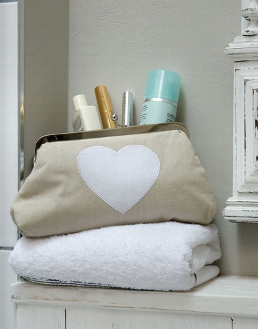 Retreat Home Dolly Bag Vintage Style Make Up Bag Natural Cotton & White Heart